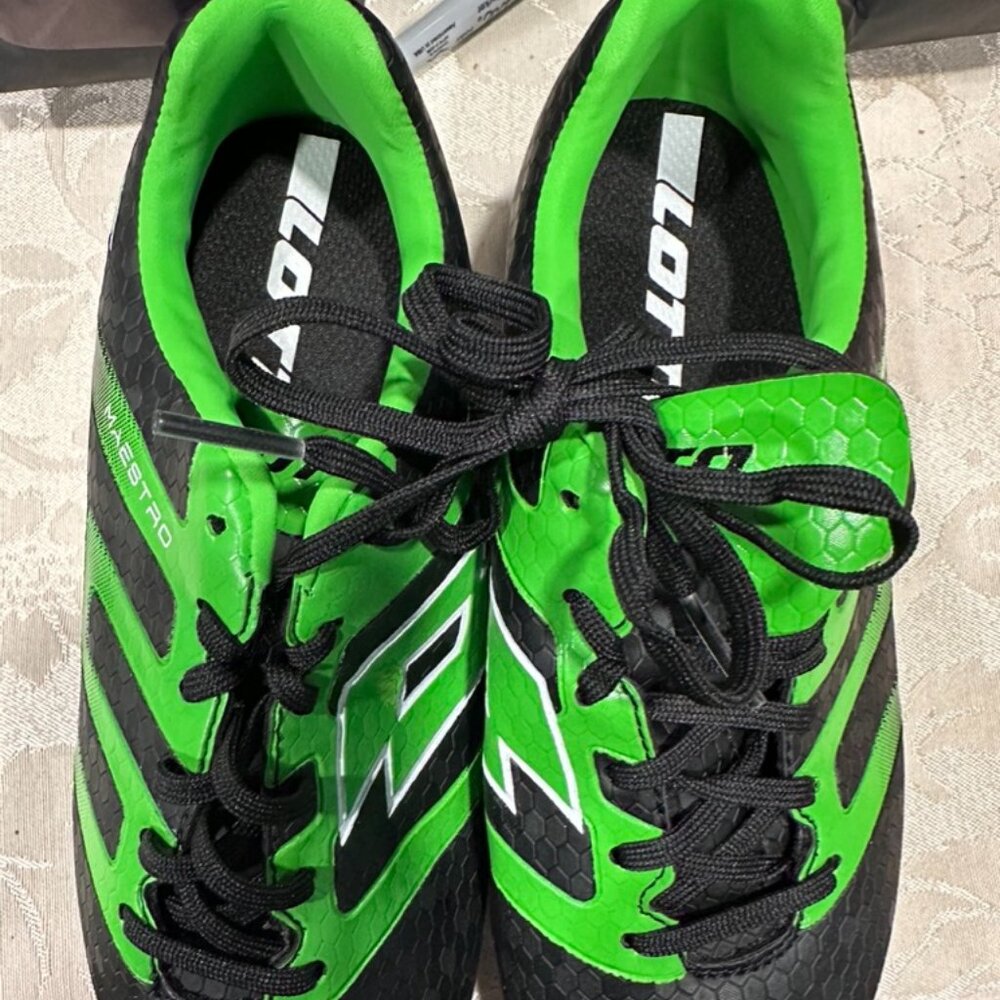 Maestro‎ Kids Soccer Cleats